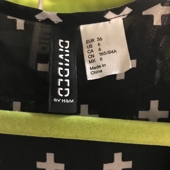 SALE! 2 FOR $10! •H&M • B/W Cross Sheer Tank / (6) - Picture 5 of 6